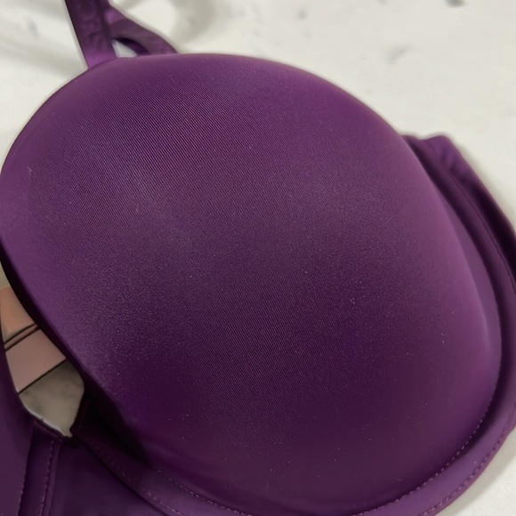 Victoria’s Secret Bra - Picture 2 of 10